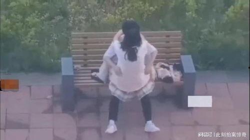 农大情侣吃瓜,甜蜜校园的甜蜜瞬间