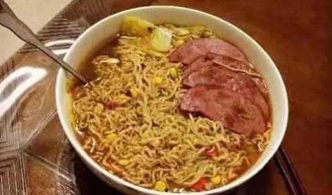 15万吃泡面的瓜,一场颠覆味蕾的美食狂欢