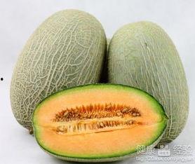 梁红吃哈密瓜,梁红畅享哈密瓜美味时光