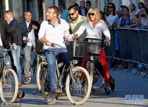 吃瓜骑车,畅游夏日，品味生活