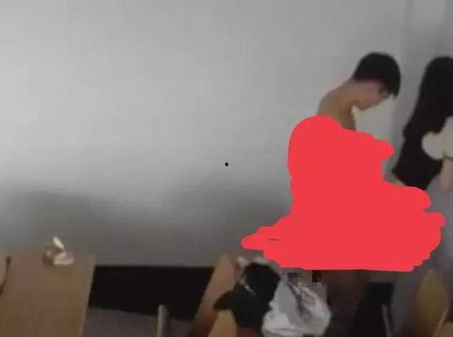 沈阳大学教室吃瓜,沈阳大学教室里的“瓜田”奇观