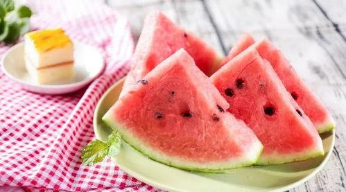 背着锅吃瓜,揭秘背着锅吃瓜的独特风情